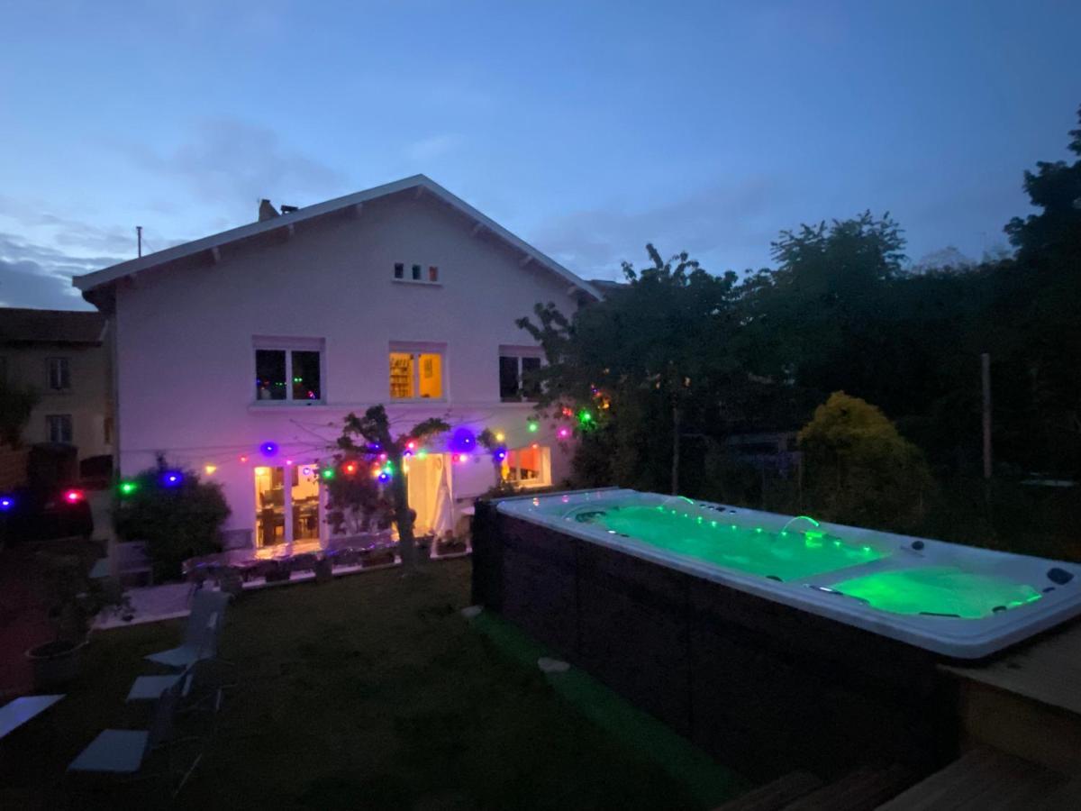 Espace Beleverte Bussiere 1 Tamaris Appartement Meuble De 2 Chambres Oullins Εξωτερικό φωτογραφία