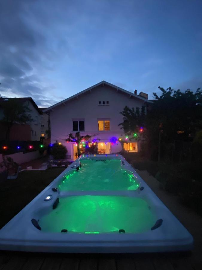Espace Beleverte Bussiere 1 Tamaris Appartement Meuble De 2 Chambres Oullins Εξωτερικό φωτογραφία
